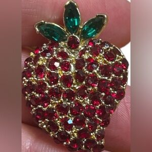 Vintage Strawberry pin, Red & Green crystal leaves about 1” goldtone working pin